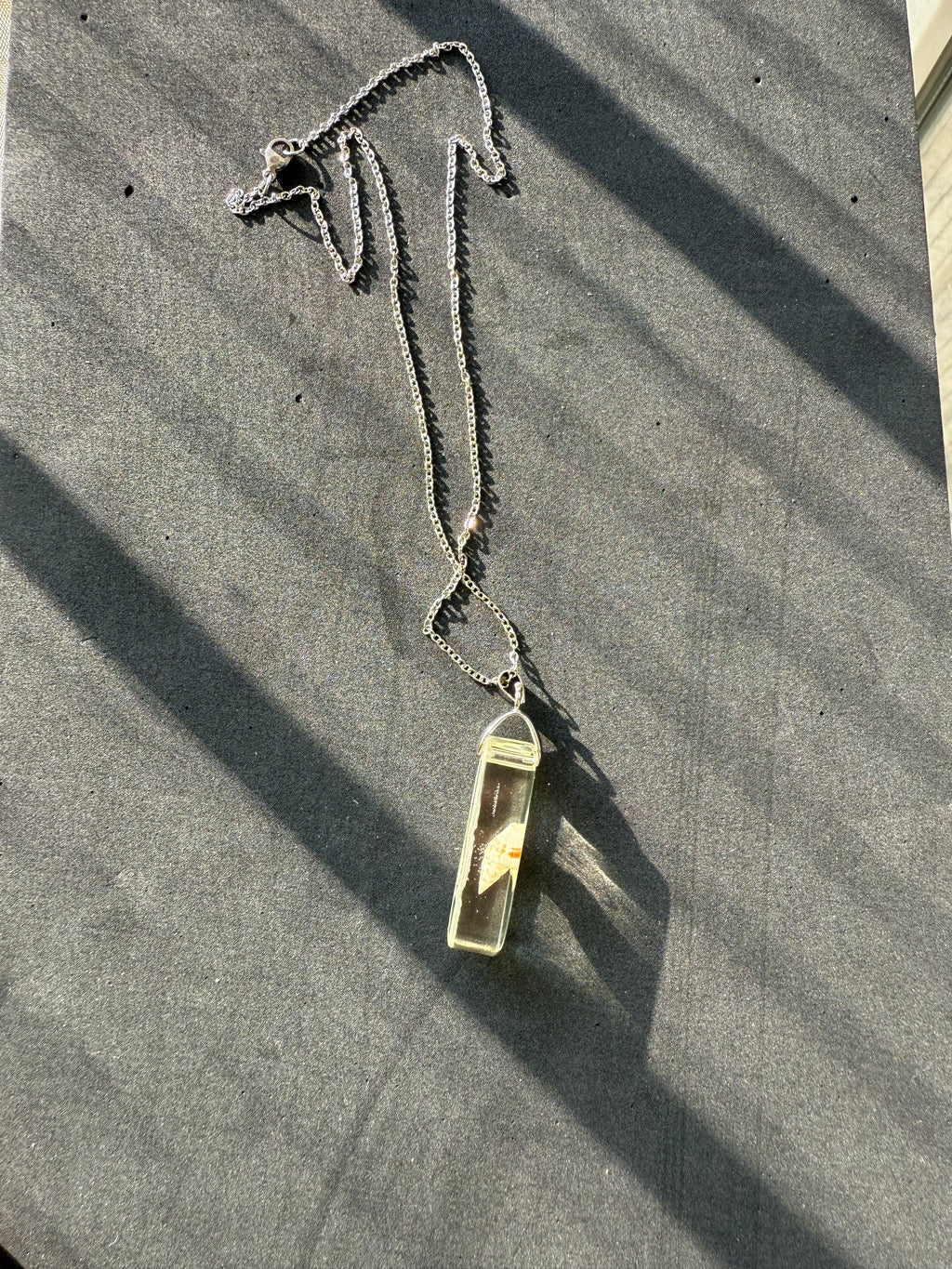 Kristal Sütun Kolye