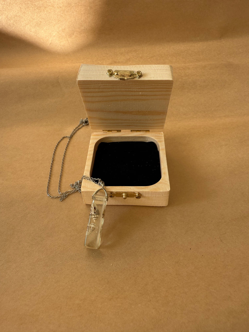 Kristal Sütun Kolye