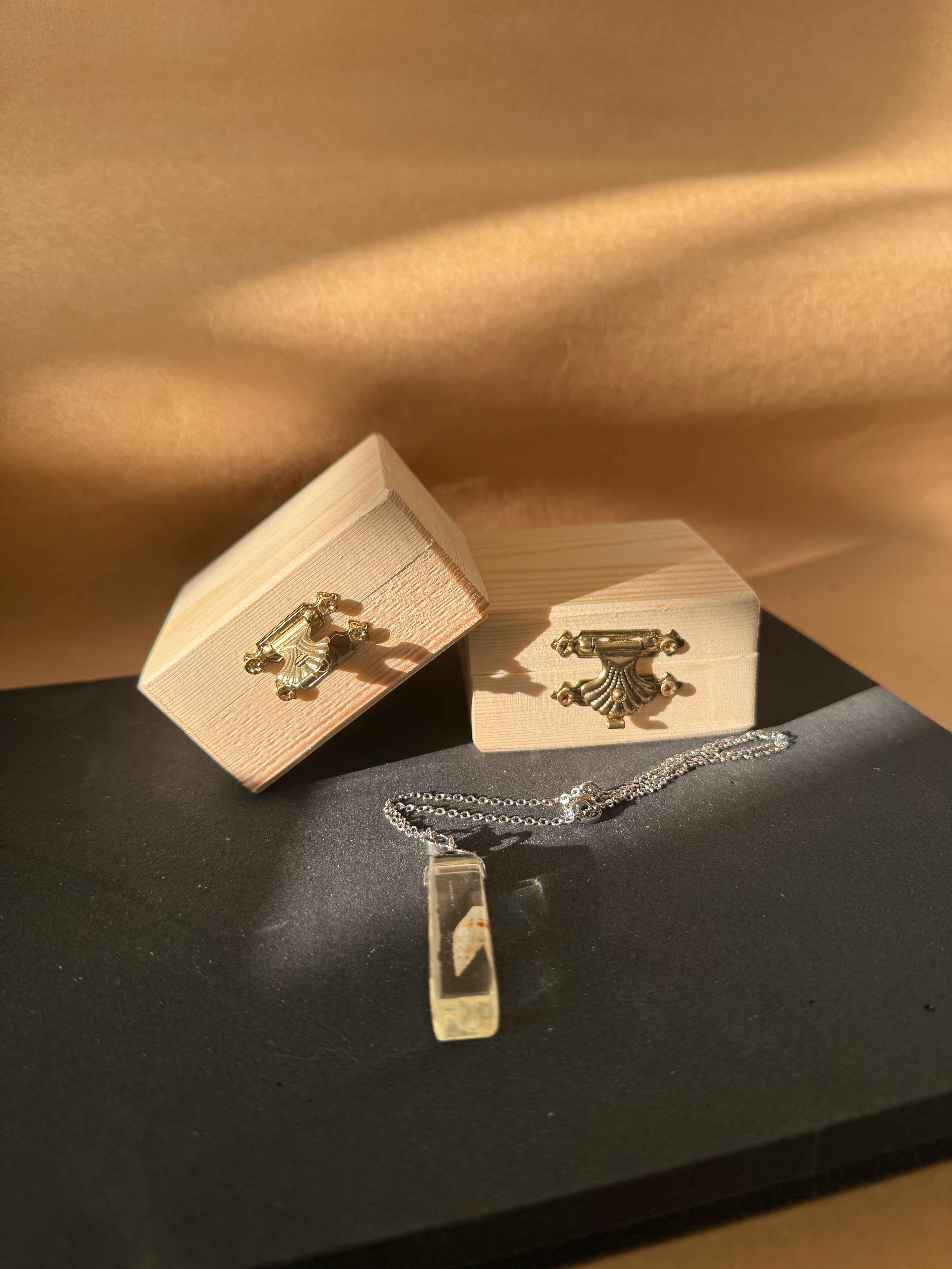 Kristal Sütun Kolye