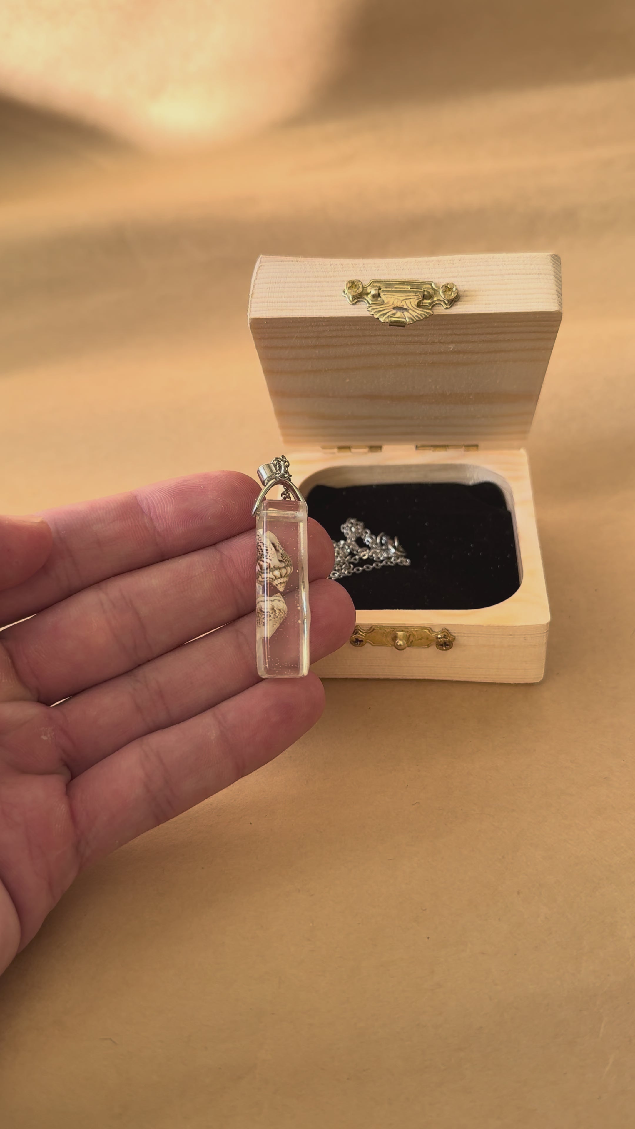 Kristal Sütun Kolye